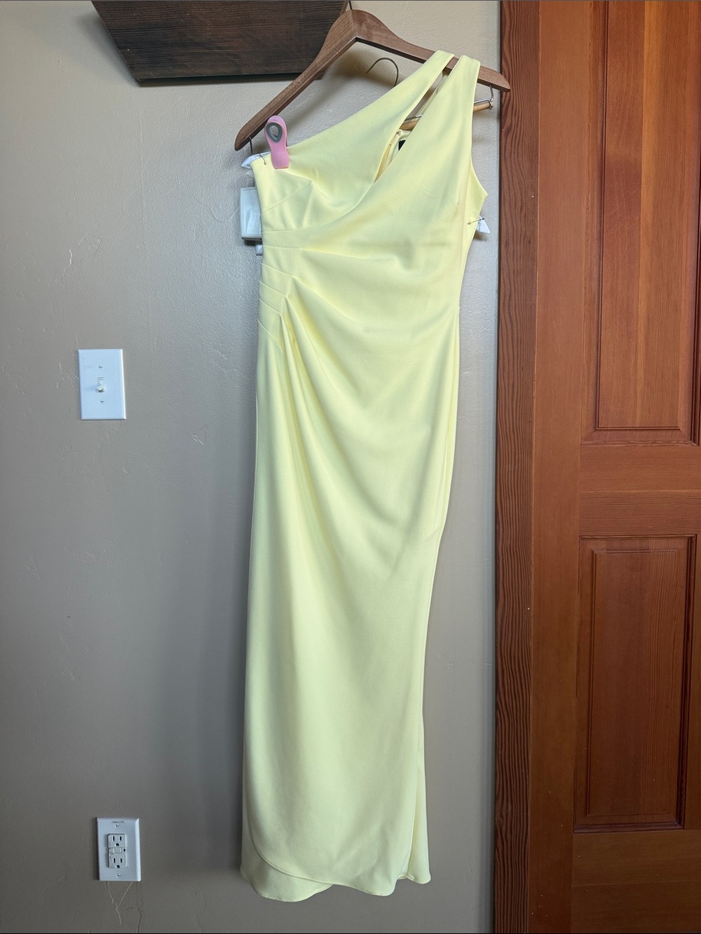 Elegant One-Shoulder Pale Yellow Evening Dress